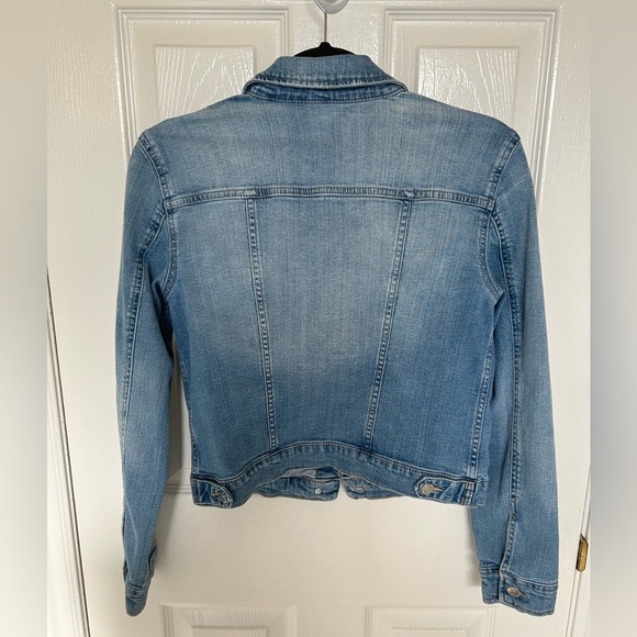 Dynamite Fitted Jean Jacket Distressed Lightwash🌸🩵 - Picture 7 of 11